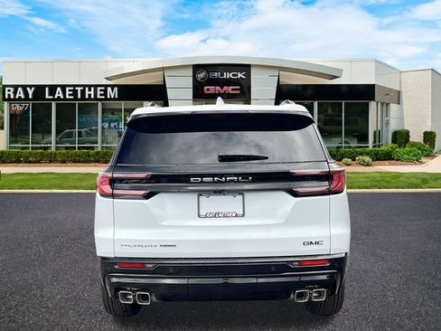 New 2026 GMC Acadia Denali Ultimate w/ LPO, Floor Liner Package AWD/4WD image 4