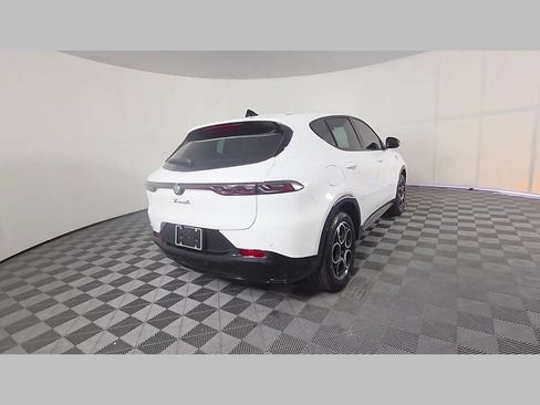 Used 2025 Alfa Romeo Tonale w/ Premium Package AWD/4WD image 40