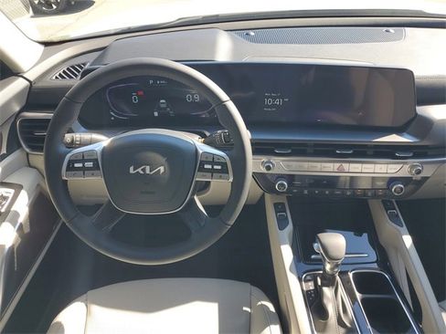 New 2025 Kia Telluride S image 19