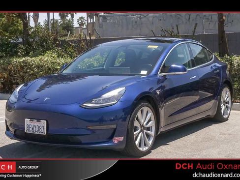 Used 2018 Tesla Model 3 Long Range RWD image 1
