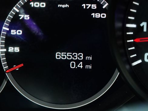 Used 2018 Porsche Panamera 4 AWD/4WD image 41