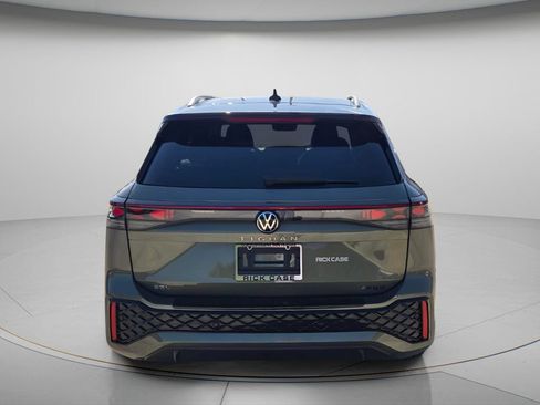 Used 2025 Volkswagen Tiguan SEL R-Line AWD/4WD image 6