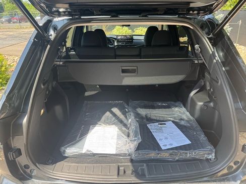 New 2025 Mitsubishi Outlander SE image 16