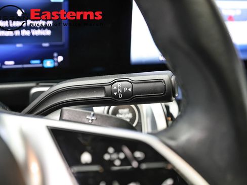 Used 2025 Mercedes-Benz GLB 250 w/ Exclusive Package image 12