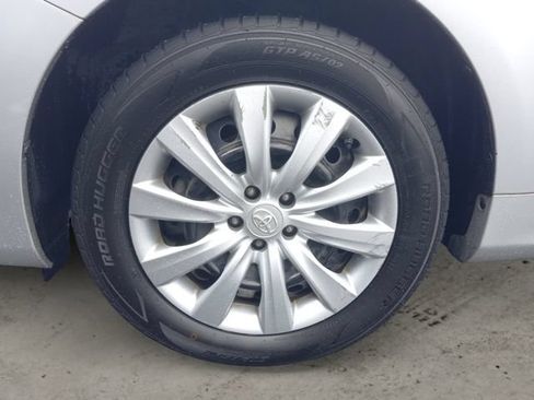 Used 2012 Toyota Corolla LE FWD image 9