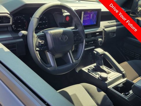 Used 2025 Toyota Tacoma TRD Sport AWD/4WD image 5