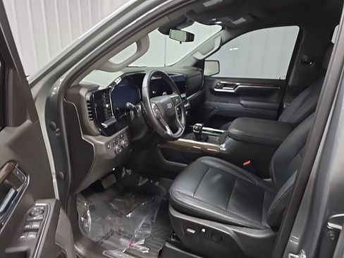Used 2023 Chevrolet Silverado 1500 RST AWD/4WD image 28
