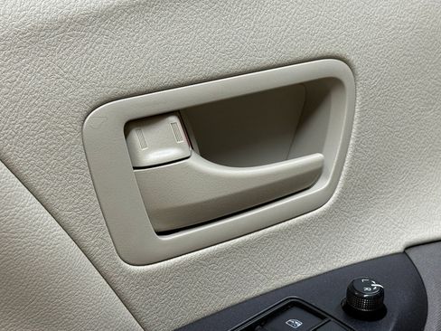 Used 2019 Toyota Sienna L image 23