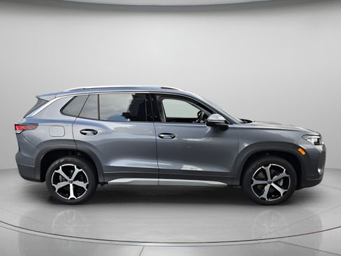 Certified 2025 Volkswagen Tiguan SE AWD/4WD image 6