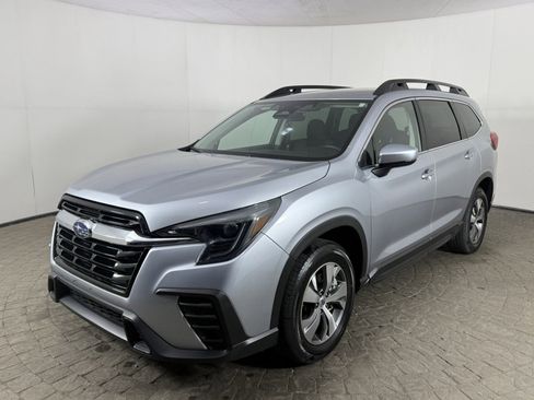 Used 2025 Subaru Ascent Premium AWD/4WD image 3
