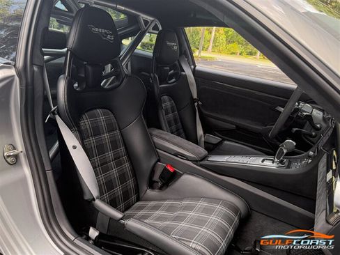Used 2019 Porsche 911 GT3 RS w/ Weissach Package RWD image 32