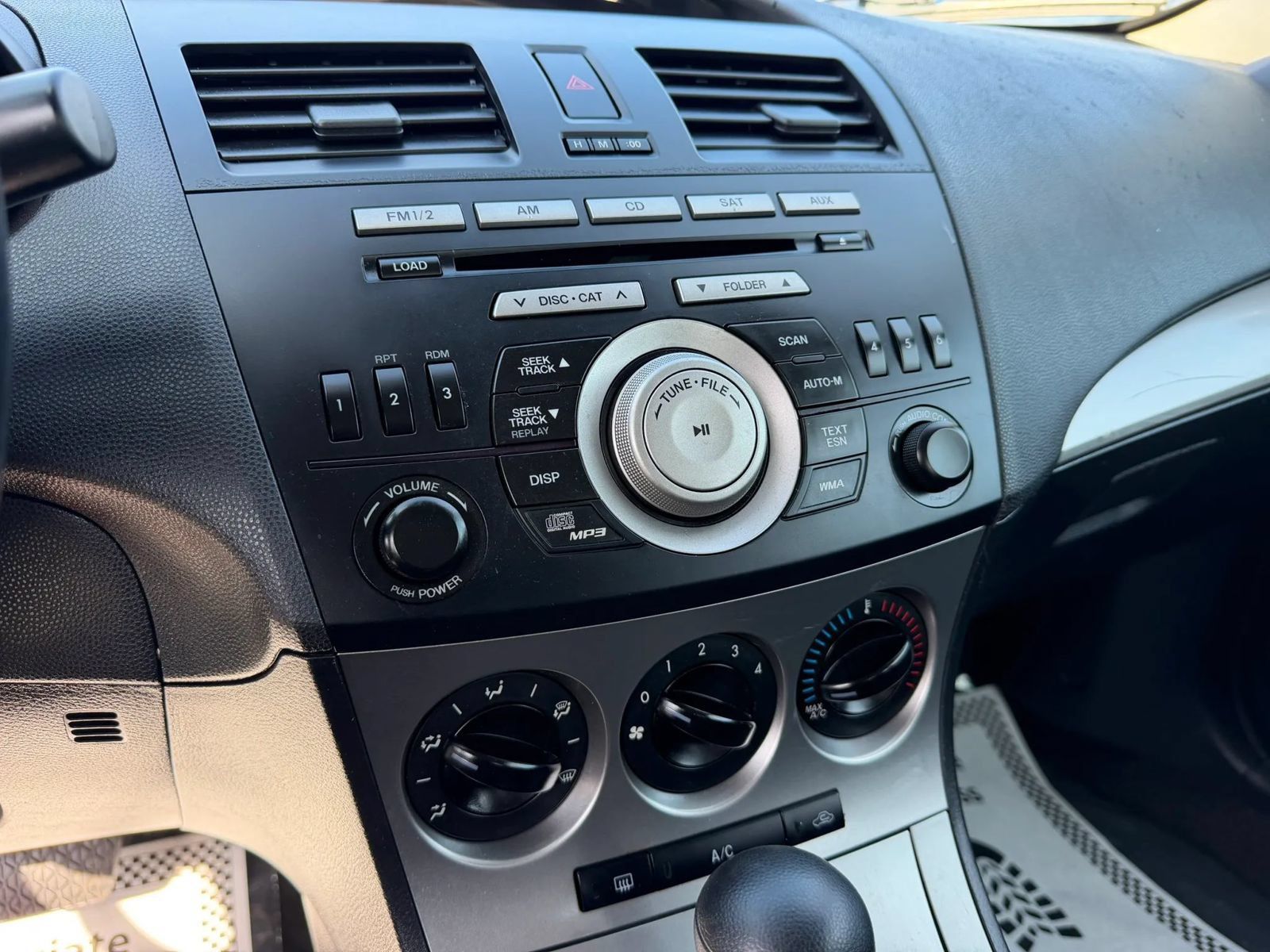 Used 2010 MAZDA MAZDA3 i Touring FWD image 15