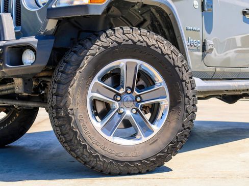 Used 2020 Jeep Wrangler Unlimited Sahara AWD/4WD image 2