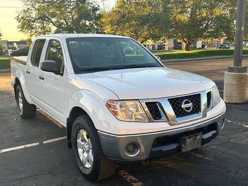 Used 2009 Nissan Frontier SE w/ SE Value Truck Pkg AWD/4WD image 11
