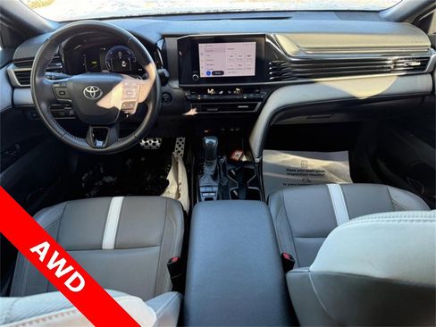 Used 2025 Toyota Camry LE image 13