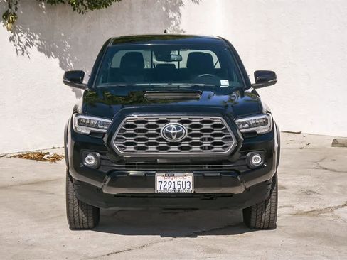 Used 2023 Toyota Tacoma TRD Sport image 2