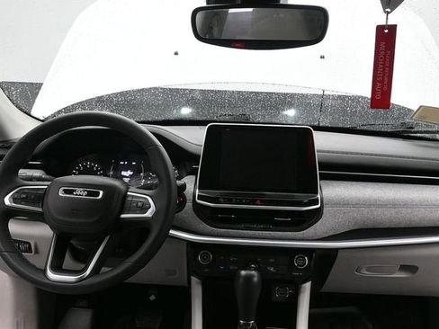 Used 2022 Jeep Compass Latitude image 17