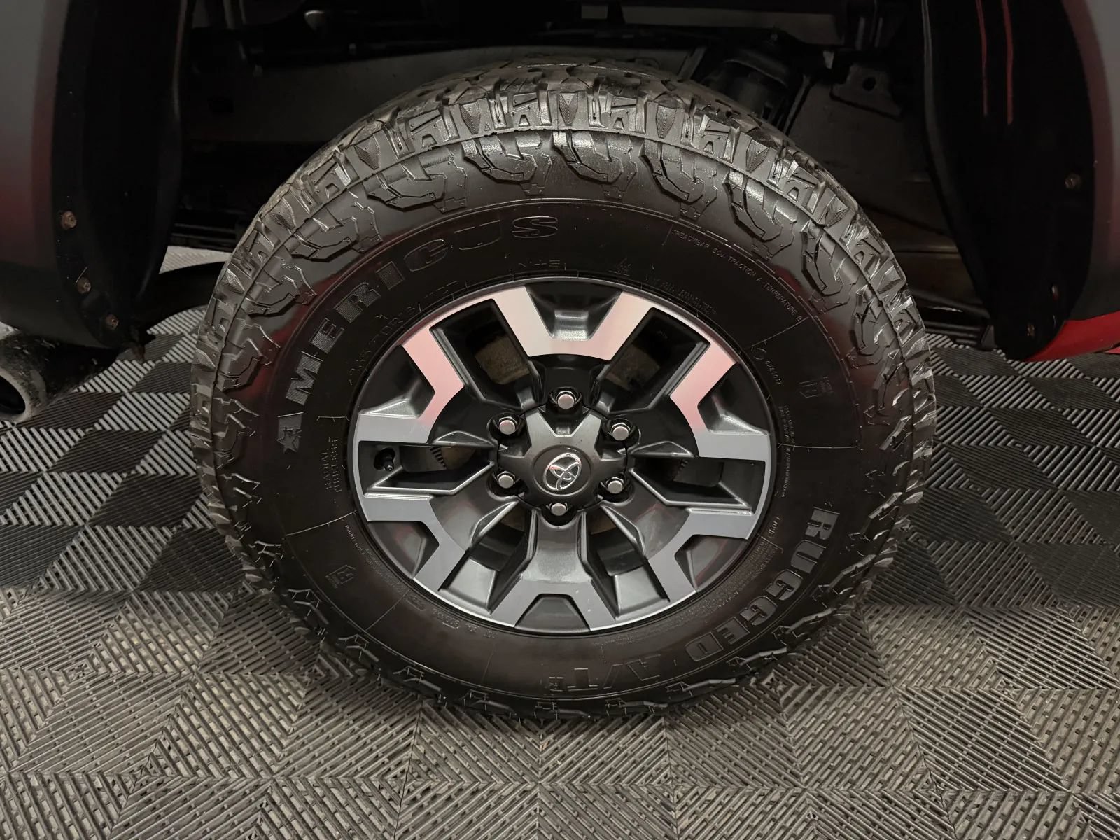 Used 2021 Toyota Tacoma TRD Off-Road w/ Technology Package AWD/4WD image 18