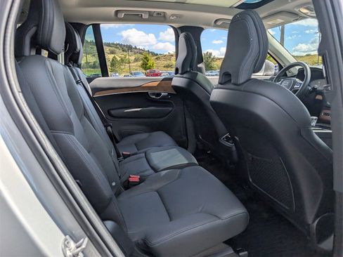 Used 2024 Volvo XC90 B5 Plus image 19