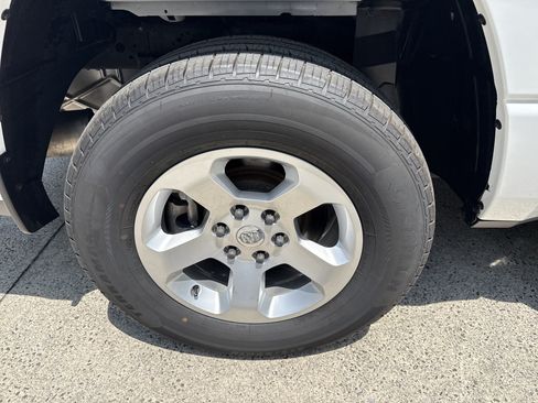 Used 2022 RAM 1500 Big Horn AWD/4WD image 17