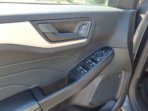 Used 2022 Ford Escape SE w/ Cold Weather Package AWD/4WD image 15