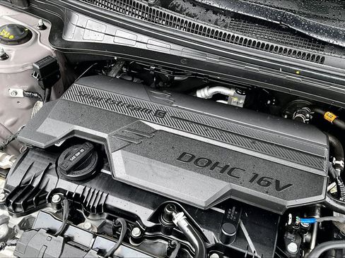 Used 2025 Hyundai Elantra SEL image 29