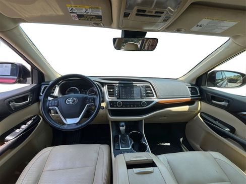 Used 2018 Toyota Highlander Limited AWD/4WD image 23