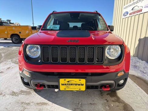 Used 2022 Jeep Renegade Trailhawk image 3
