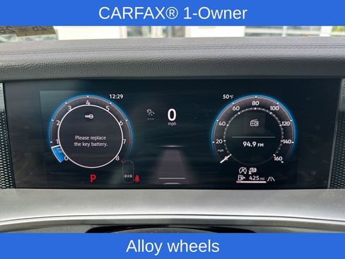 Used 2025 Volkswagen Tiguan SE w/ Panoramic Sunroof Package image 24