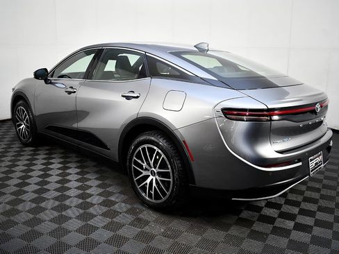 Used 2023 Toyota Crown Platinum image 11