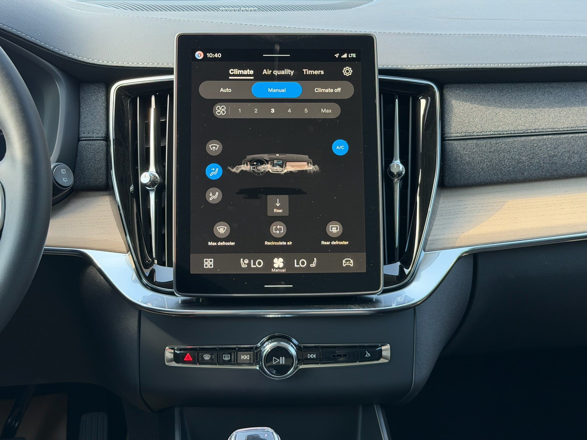 New 2027 Volvo XC90 T8 Plus AWD/4WD image 13