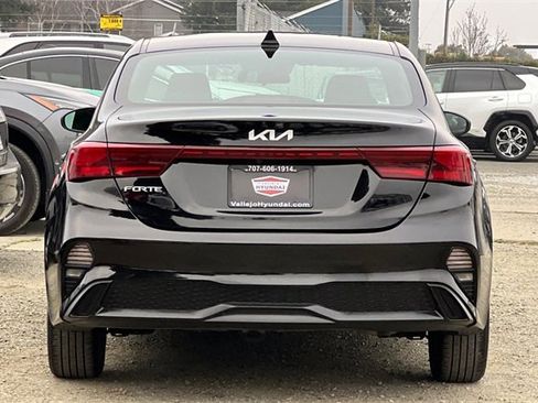 Used 2023 Kia Forte LXS image 7