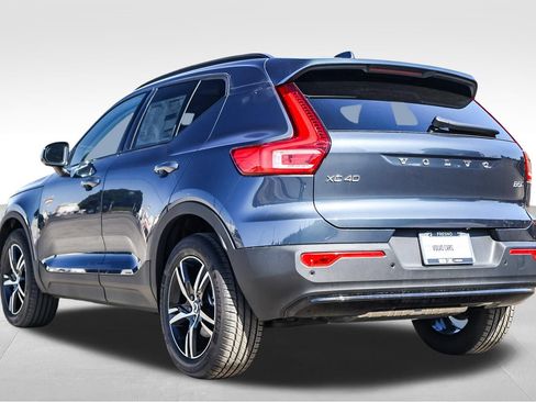 Used 2026 Volvo XC40 B5 Core AWD/4WD image 8