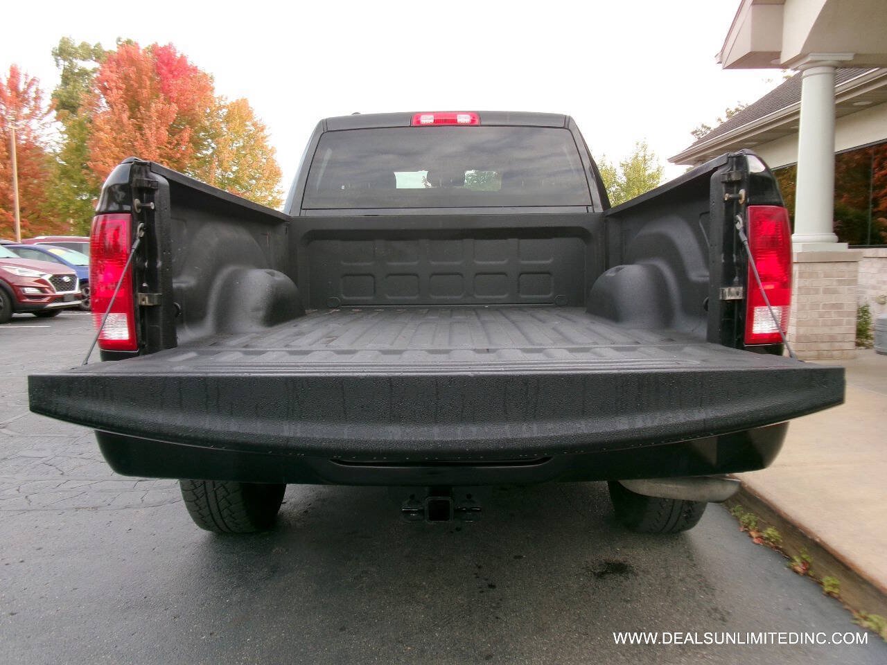 Used 2016 RAM 1500 ST w/ Popular Equipment Group AWD/4WD image 18