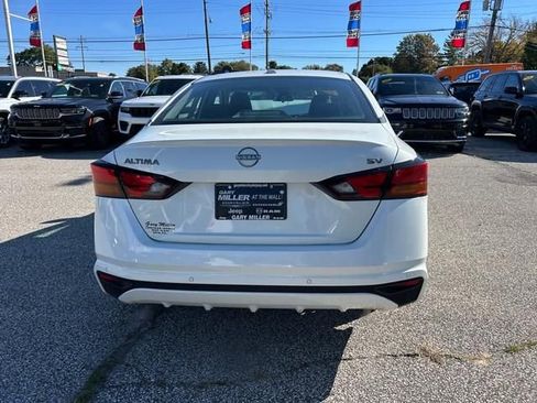 Used 2023 Nissan Altima 2.5 SV FWD image 4