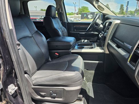 Used 2016 RAM 1500 Laramie w/ Convenience Group AWD/4WD image 19