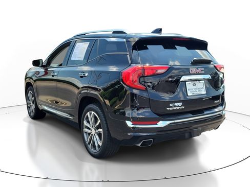 Used 2018 GMC Terrain Denali w/ Driver Alert Package II AWD/4WD image 3
