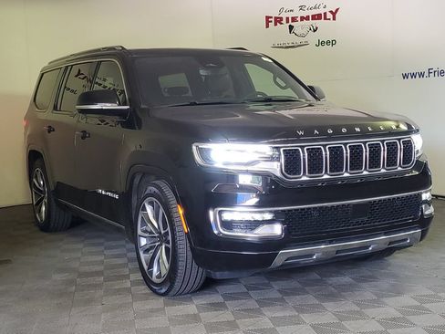 Used 2024 Jeep Wagoneer Series III w/ Premium Group I AWD/4WD image 2