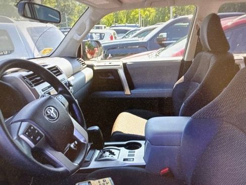 Used 2013 Toyota 4Runner SR5 w/ Convenience Pkg AWD/4WD image 8