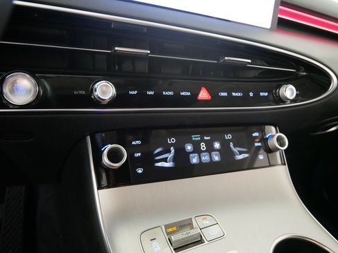 Certified 2026 Genesis GV70 2.5T Select AWD/4WD image 23