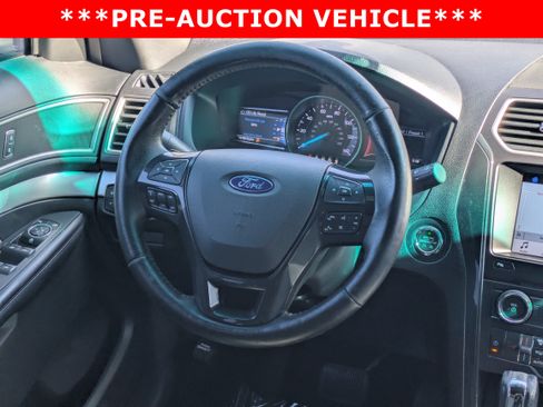 Used 2017 Ford Explorer XLT w/ Equipment Group 202A FWD image 19