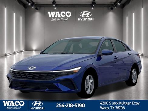 Used 2026 Hyundai Elantra SE w/ Cargo Package FWD image 3