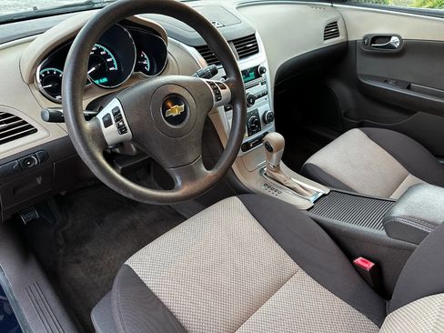 Used 2011 Chevrolet Malibu LS FWD image 9