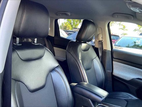 Used 2022 Jeep Compass Latitude image 7