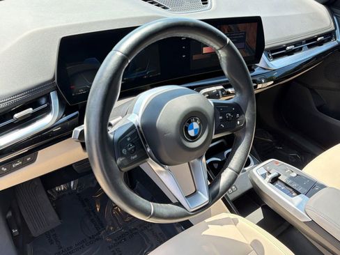 Used 2025 BMW X1 xDrive28i AWD/4WD image 4