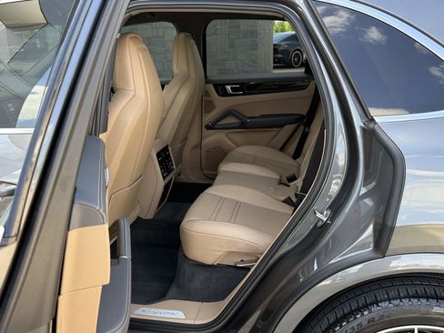Used 2019 Porsche Cayenne image 45