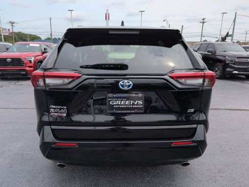 Used 2021 Toyota RAV4 SE AWD/4WD image 4