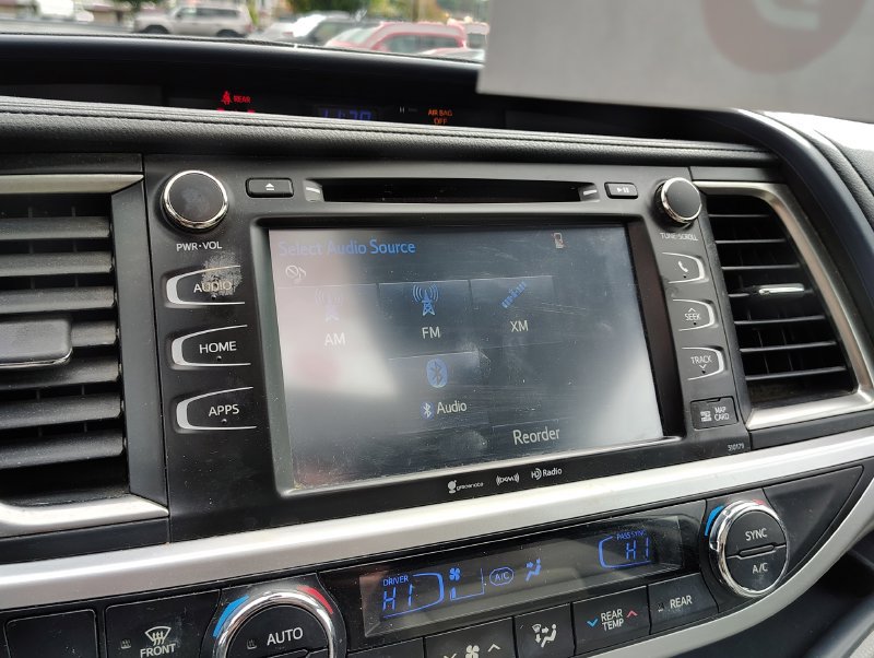 Used 2018 Toyota Highlander XLE AWD/4WD image 15