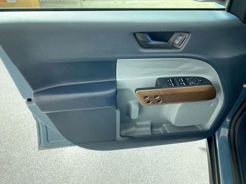 Used 2022 Ford Maverick Lariat image 18