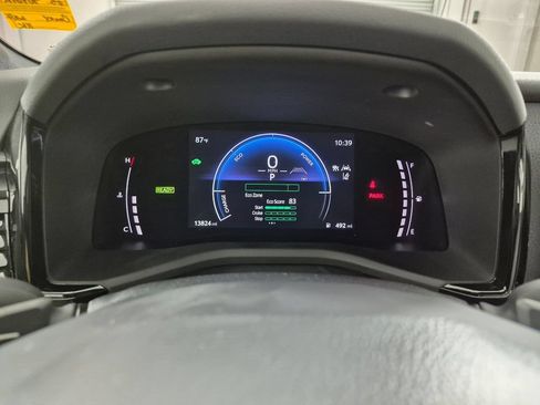 Used 2025 Toyota Camry SE FWD image 16